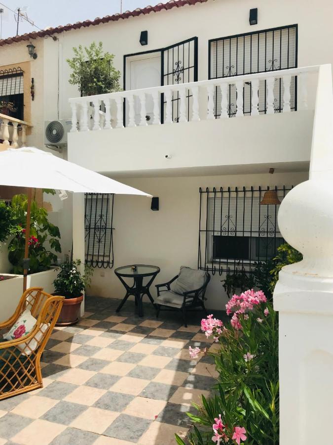 Apartamento Salinas Торевьиа Экстерьер фото